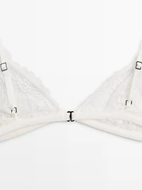 Lace bralette with scalloped details