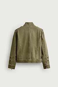 CROPPED FIT BUTTON-DETAIL DENIM JACKET