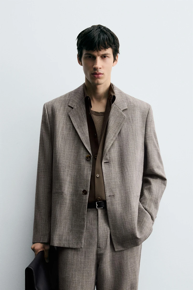 TEXTURED SUIT JACKET