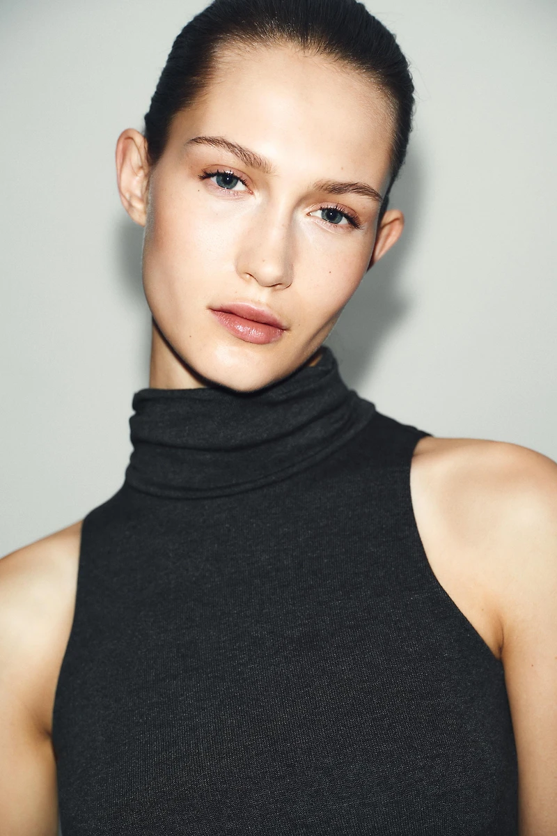 TOP HALTER DOUX