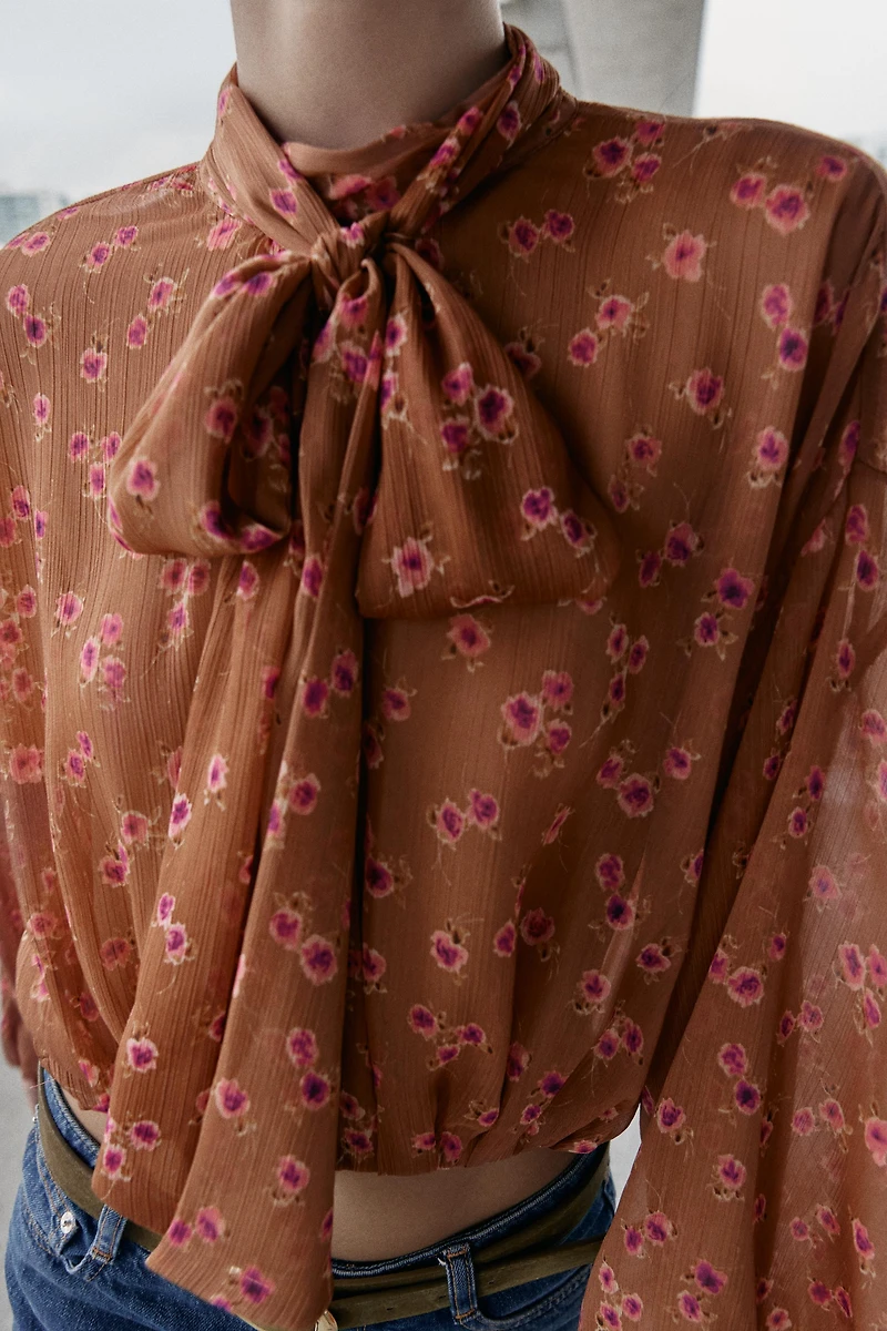 CHEMISE IMPRIMÉE À NŒUD