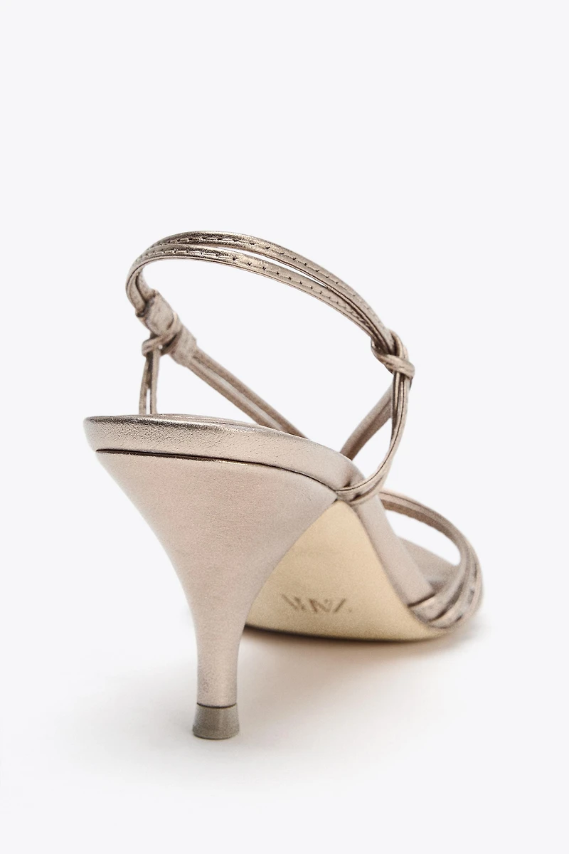 KNOT STRAP LEATHER SANDALS