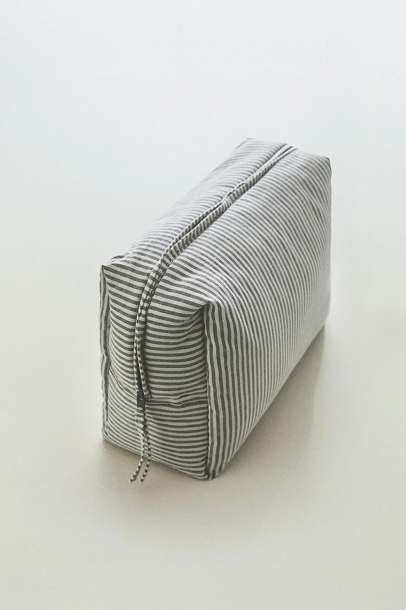 KIDS STRIPED MAKEUP BAG