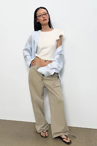 RUFFLED LACE SLEEVE TOP