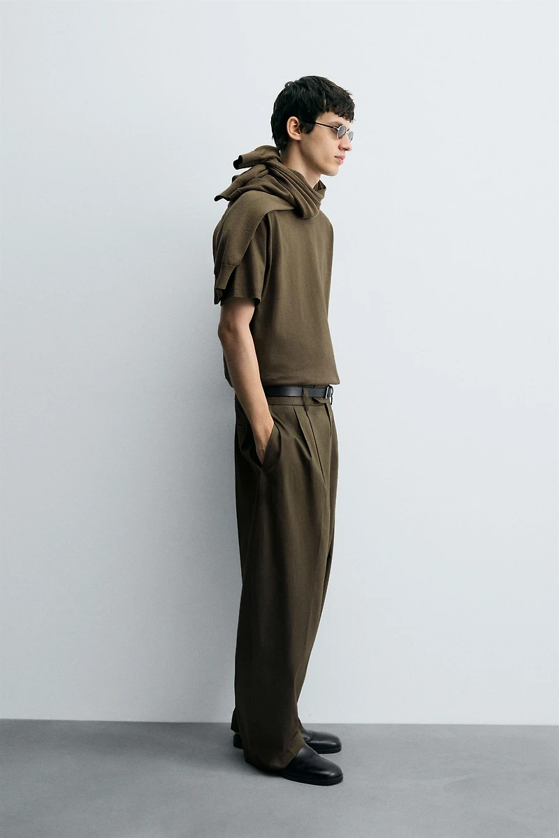 PANTALON COUPE DÉCONTRACTÉE À PLIS