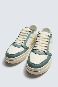 RETRO STYLE SNEAKERS