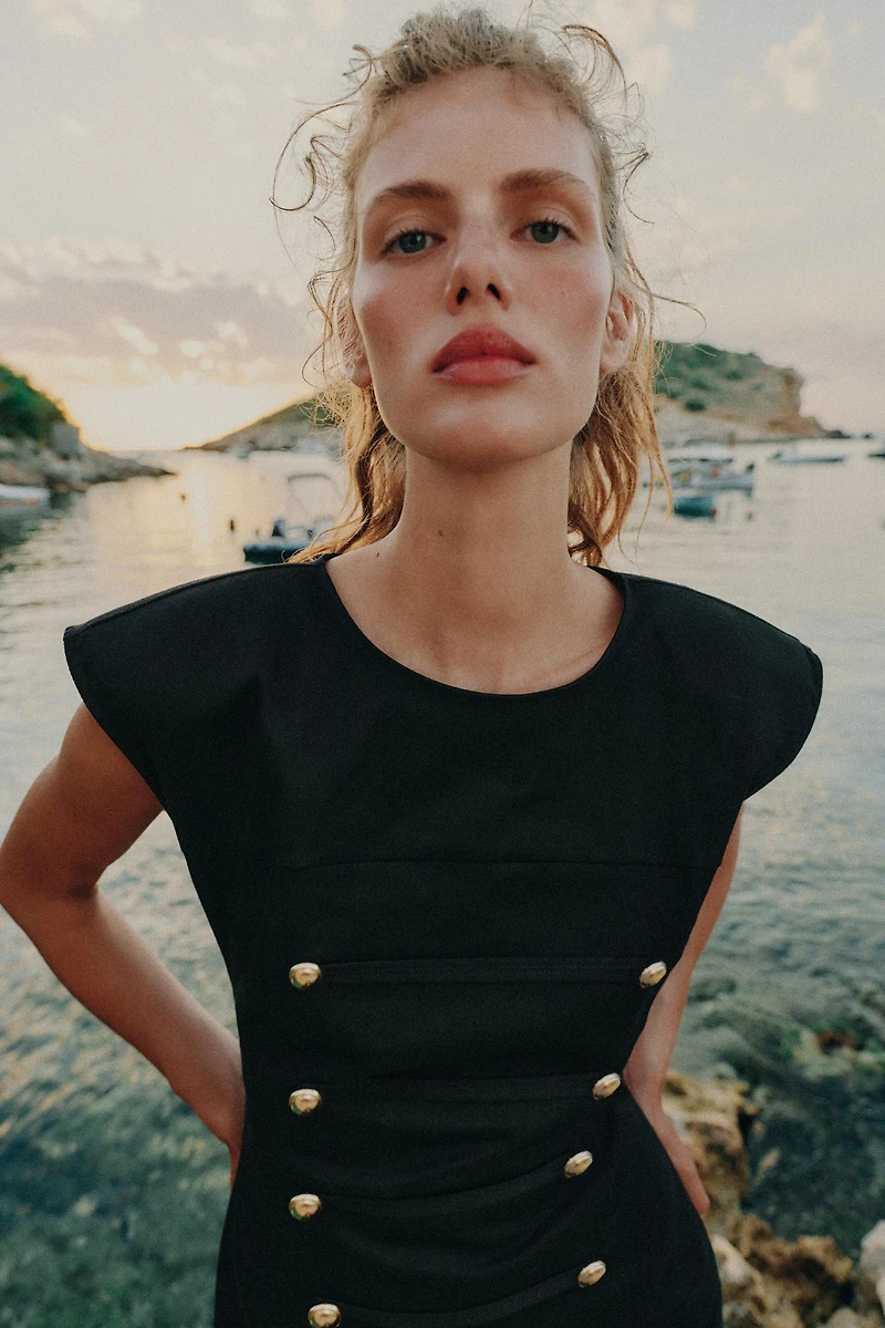 SHORT FROG FASTENING DRESS