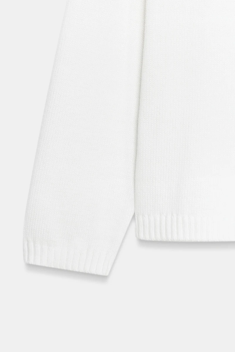 PULL EN MAILLE À DÉCOLLETÉ ARRONDIE