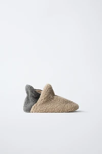 FLEECE HOUSE SLIPPERS