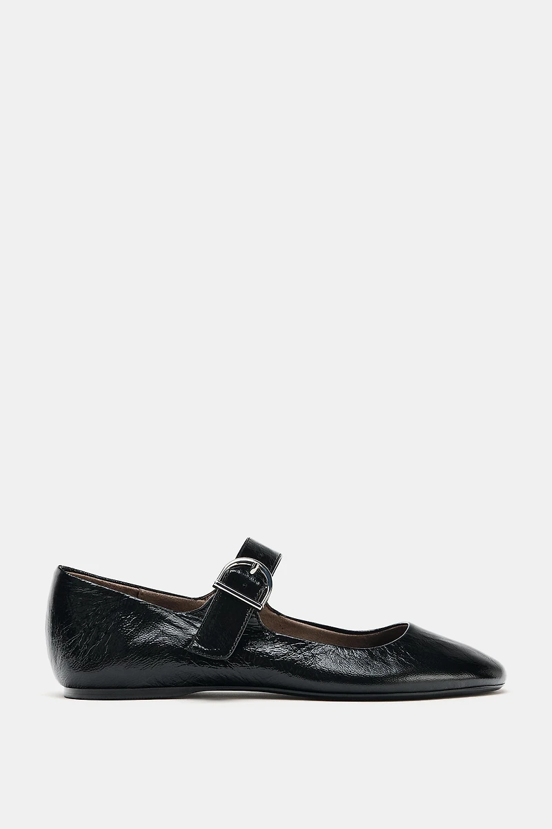 LEATHER BUCKLE BALLET FLATS