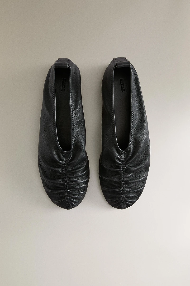 PLEATED LEATHER BALLET FLATS