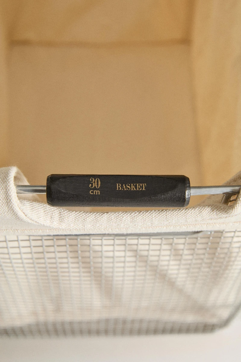 METAL LAUNDRY BASKET