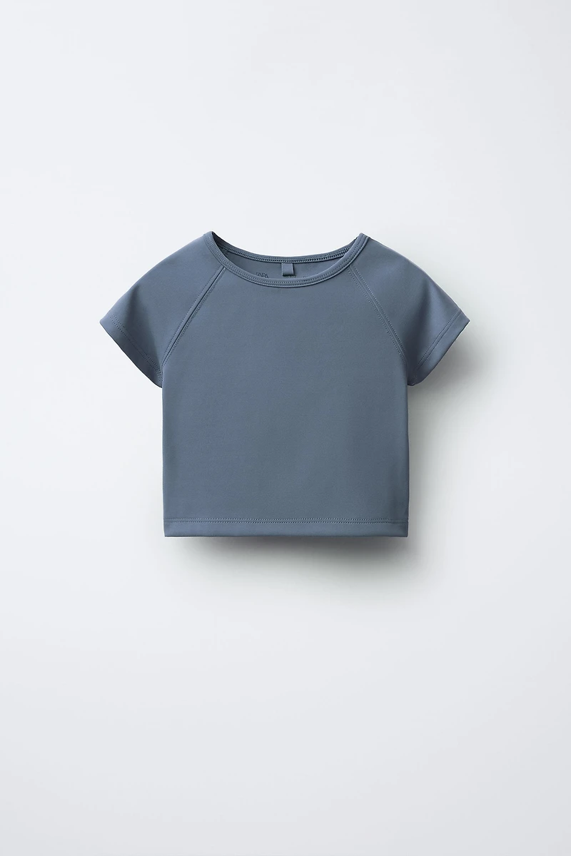 T-SHIRT À DÉCOUPES