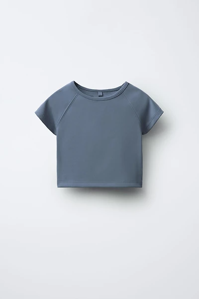 T-SHIRT CUT OUT