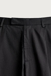 RELAXED FIT PLEATED PANTS
