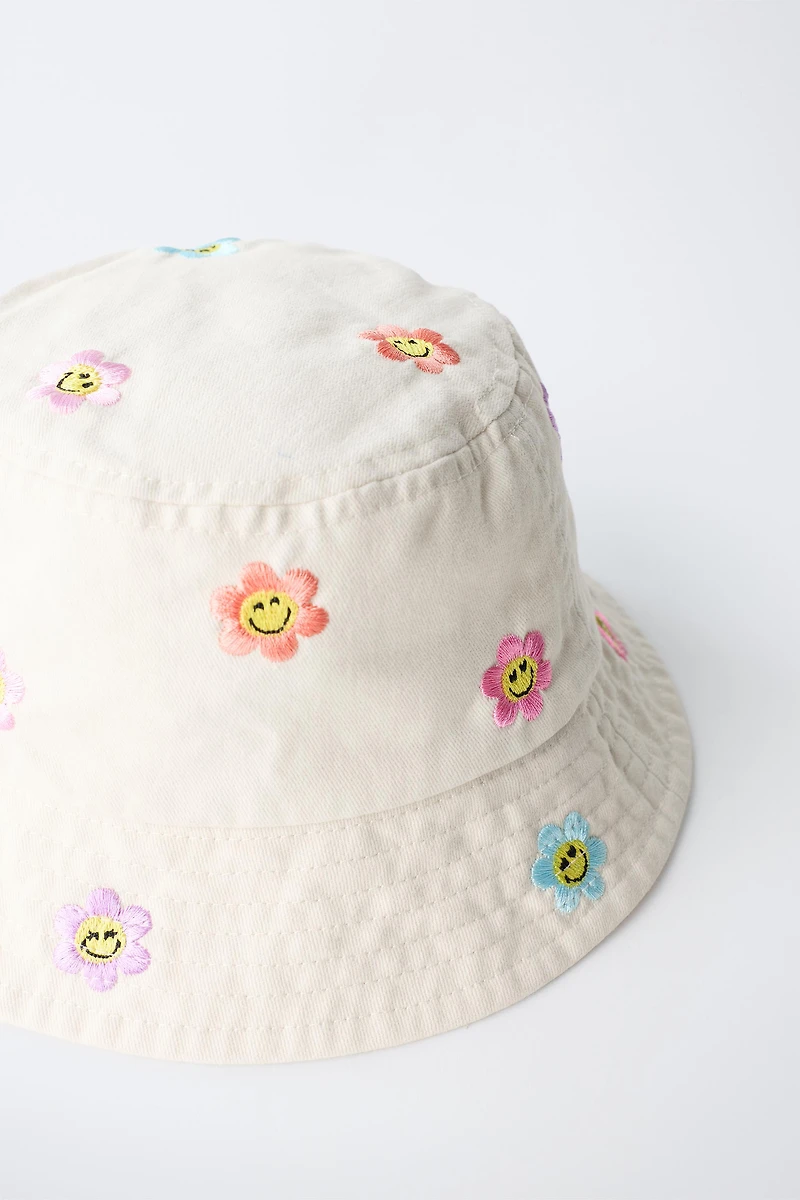 SMILEYWORLD ® EMBROIDERED FLORAL BUCKET HAT