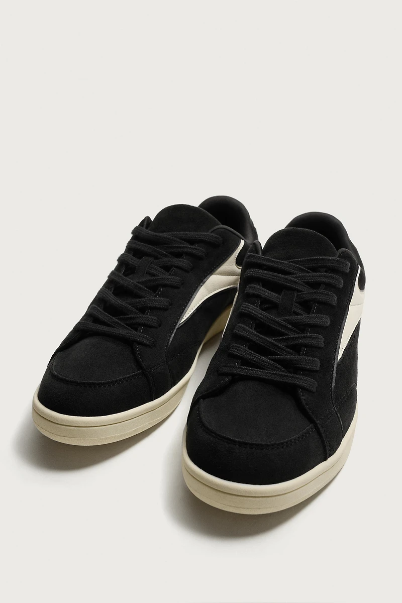 RETRO STYLE SNEAKERS