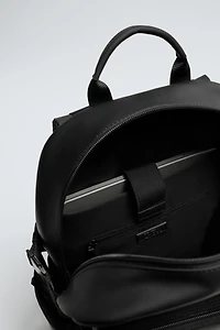 SAC À DOS EFFET GOMME MULTI-POCHES
