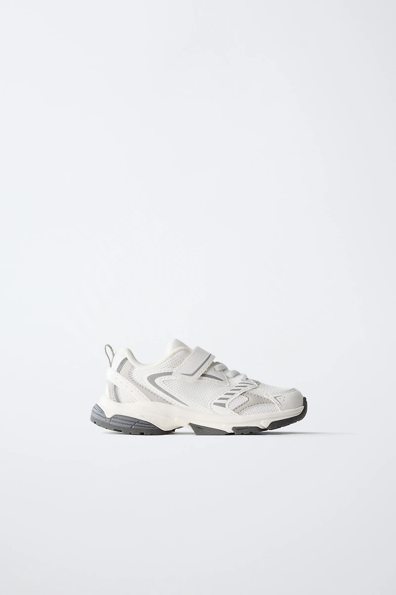 CONTRASTING SNEAKERS