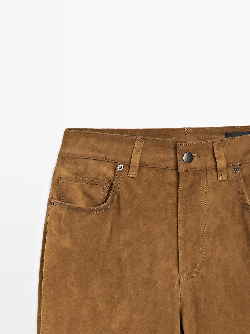 Pantalon droit en cuir finition daim