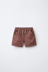 CONTRAST STITCHING SHORTS