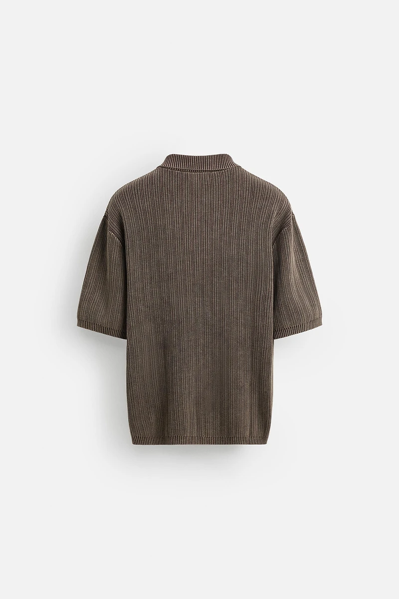POLO EN MAILLE STRUCTURÉE DÉLAVÉE