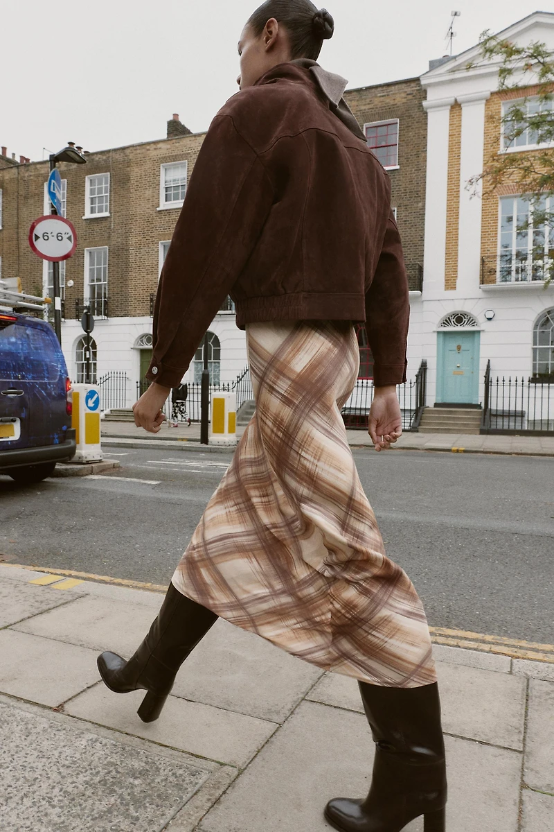 JUPE MI-LONGUE SATINÉE