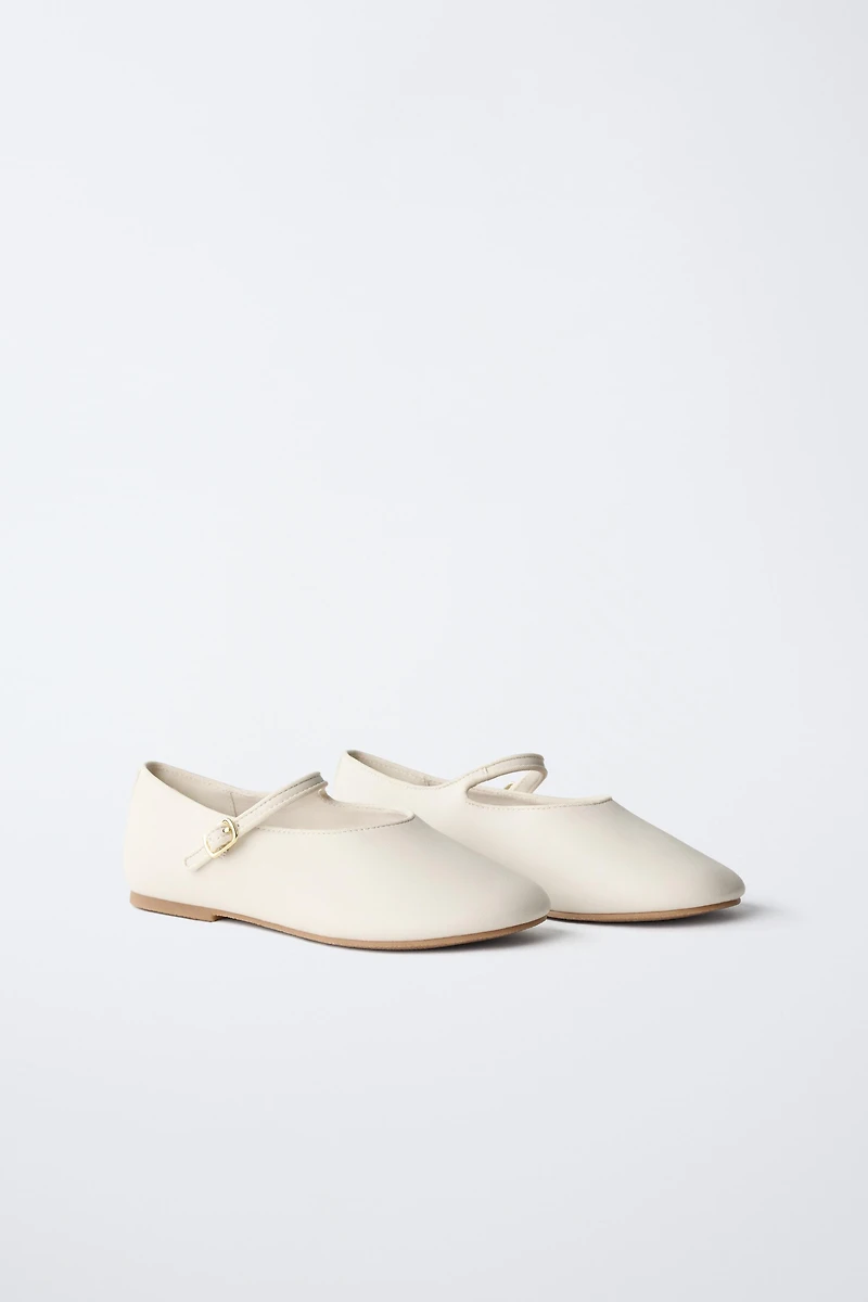 BUCKLE BALLET FLATS