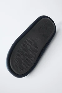 DETAIL HOME SLIPPERS