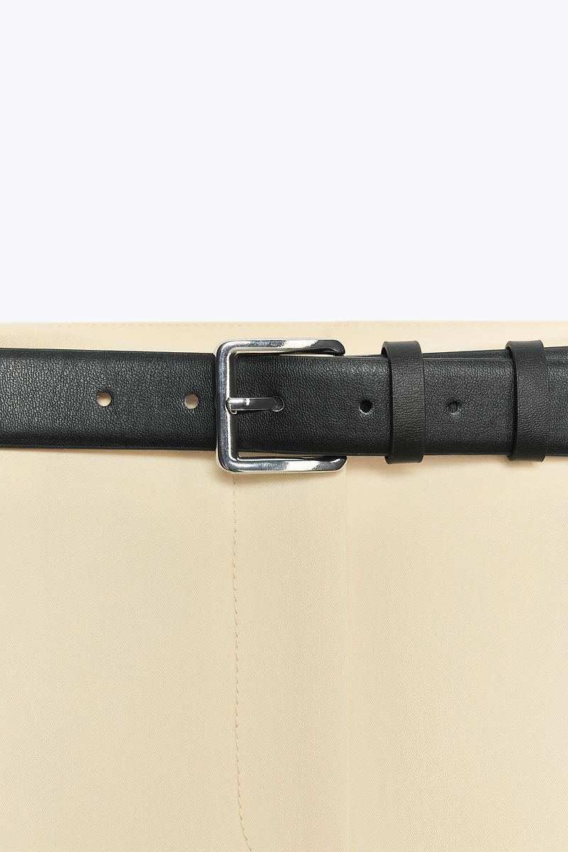 SHORT PINCE CEINTURE