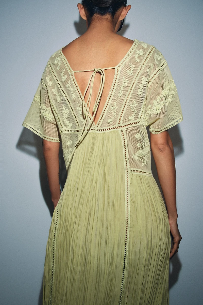 ROBE PLISSÉE BRODERIES ZW COLLECTION