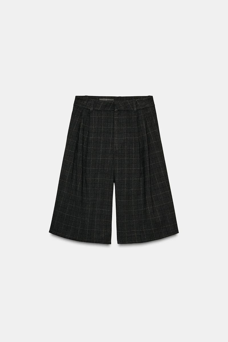 LONG PLAID PLEATED SHORTS