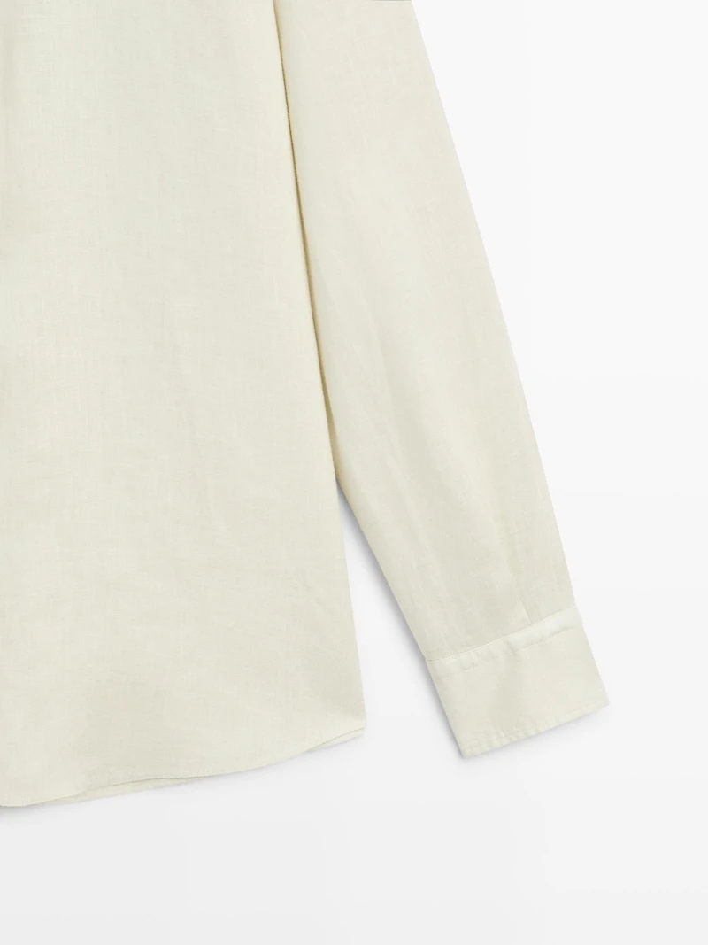 Slim fit stand collar shirt