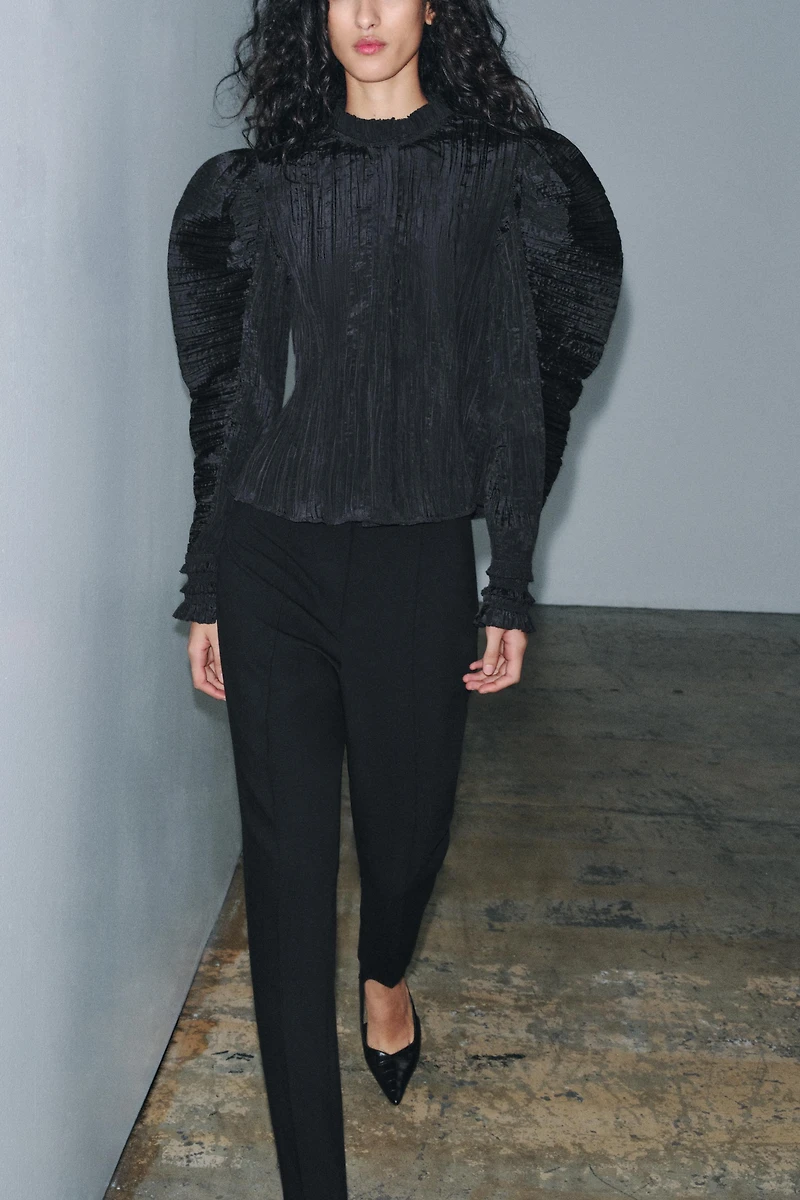 BLOUSE PLISSÉE À MANCHES BOUFFANTES ZW COLLECTION