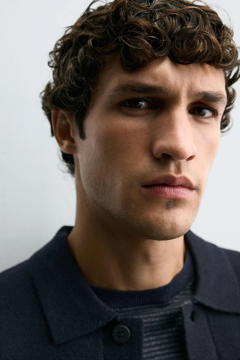 TEXTURED POCKET CARDIGAN