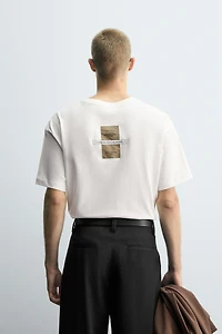 T-SHIRT ÉTIQUETTES CONTRASTE
