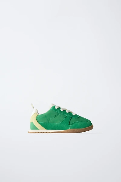 SOFT SNEAKERS