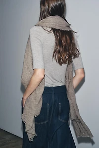 THREE-QUARTER SLEEVE T-SHIRT