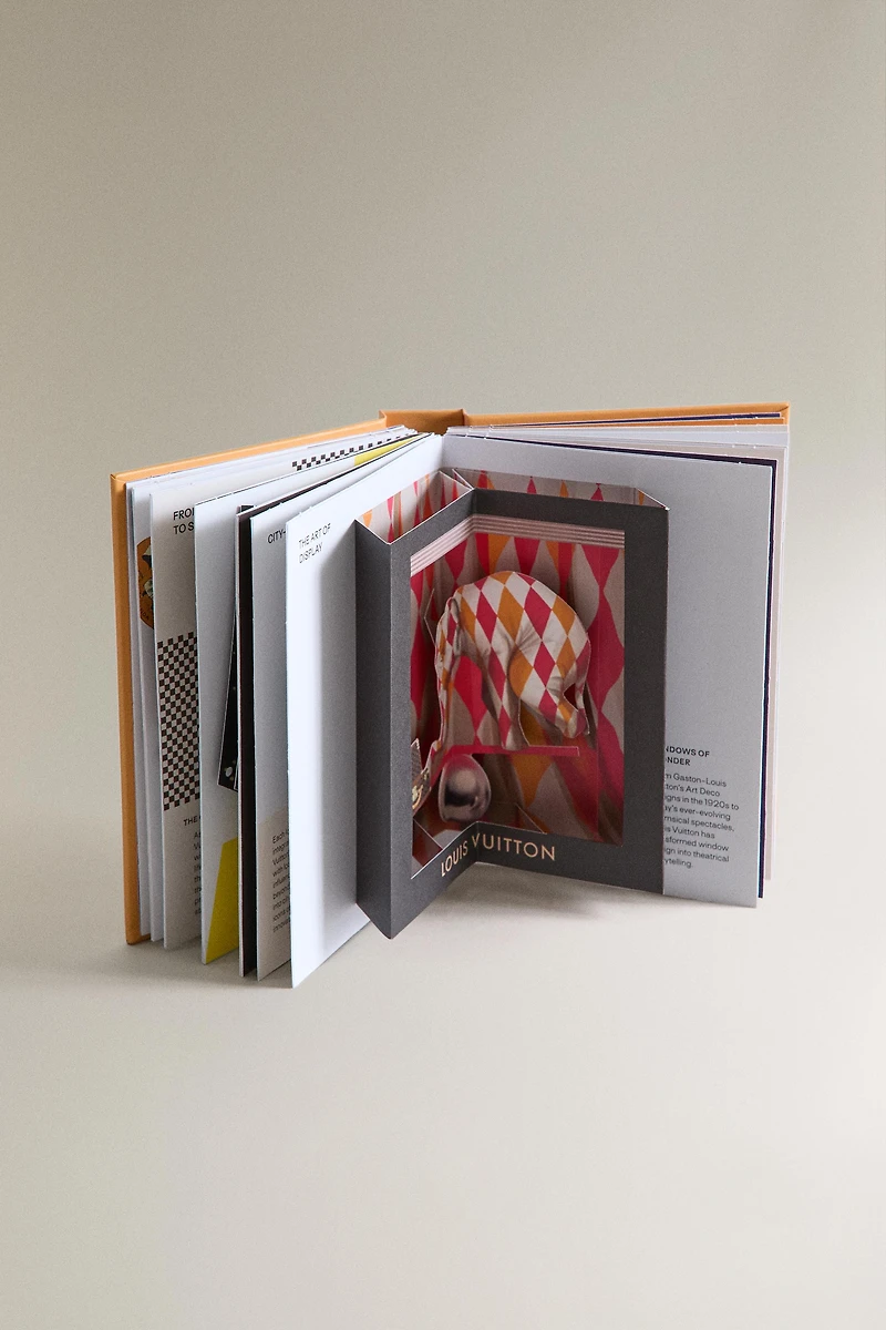 FASHION UNFOLDED POP-UP LOUIS VUITTON BOOK