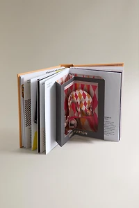 FASHION UNFOLDED POP-UP LOUIS VUITTON BOOK
