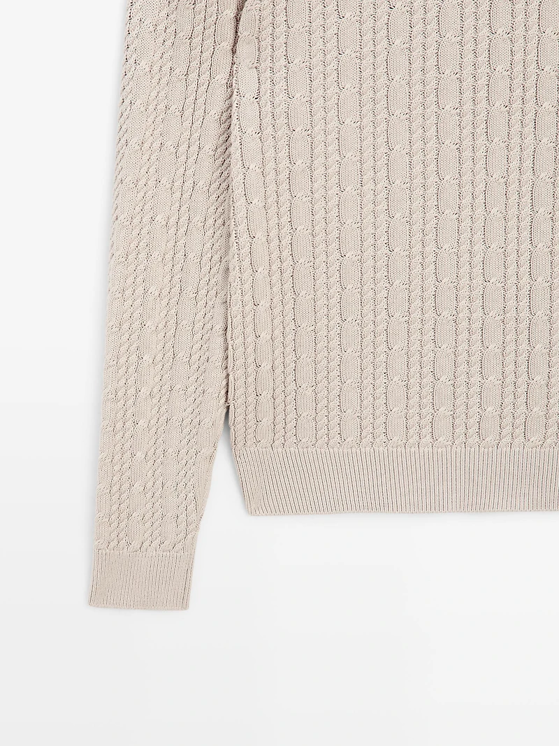 Cable-knit 100% cotton sweater with crew neck