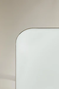 ROUNDED BORDER WALL MIRROR