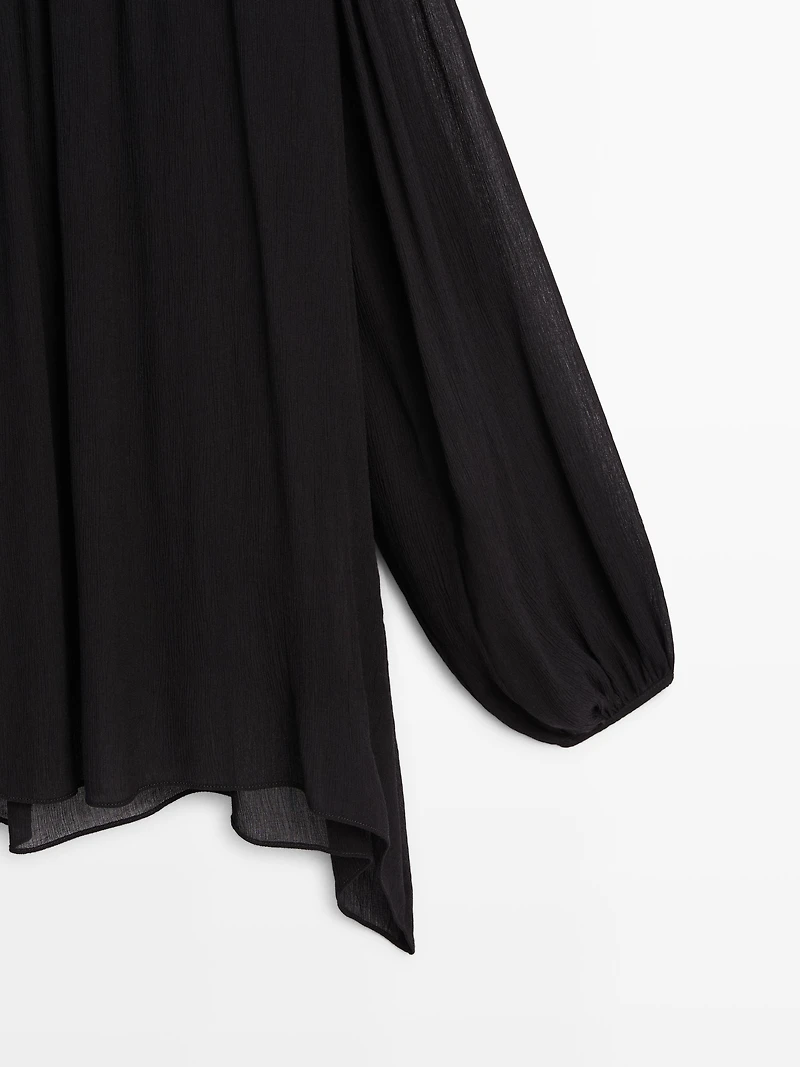 Blouse fluide à col contrastant