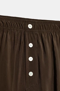 FLOWY SHORTS WITH BUTTONS