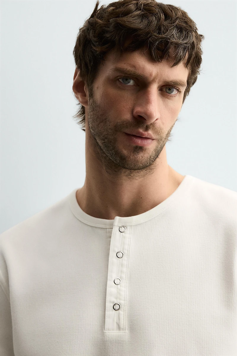RIBBED BUTTON-FRONT TOP