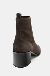 BOTTINES EN CROÛTE DE CUIR À TALONS LARGES