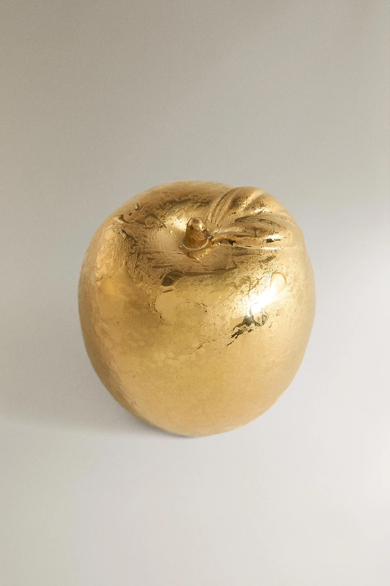 MARISA BERENSON APPLE DECORATION