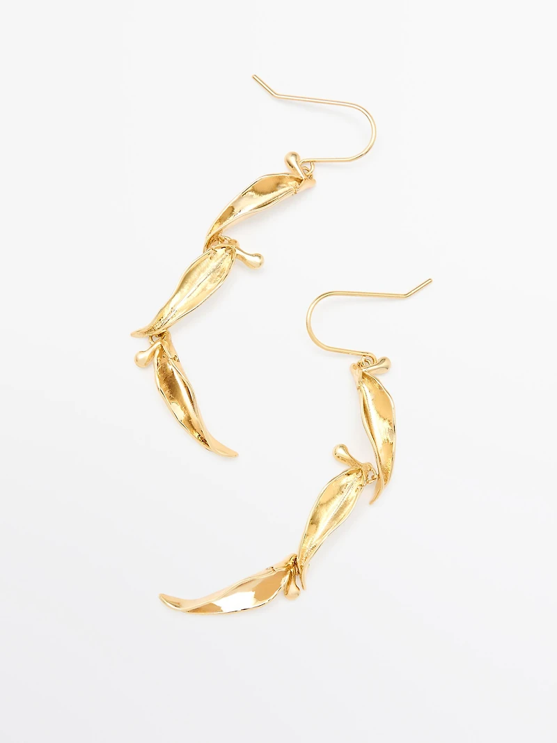 Leaf dangle earrings