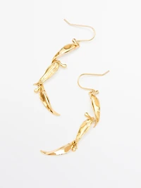 Leaf dangle earrings