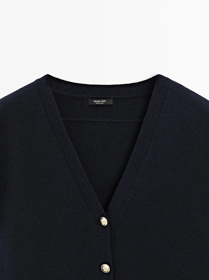 Knit vest with golden buttons